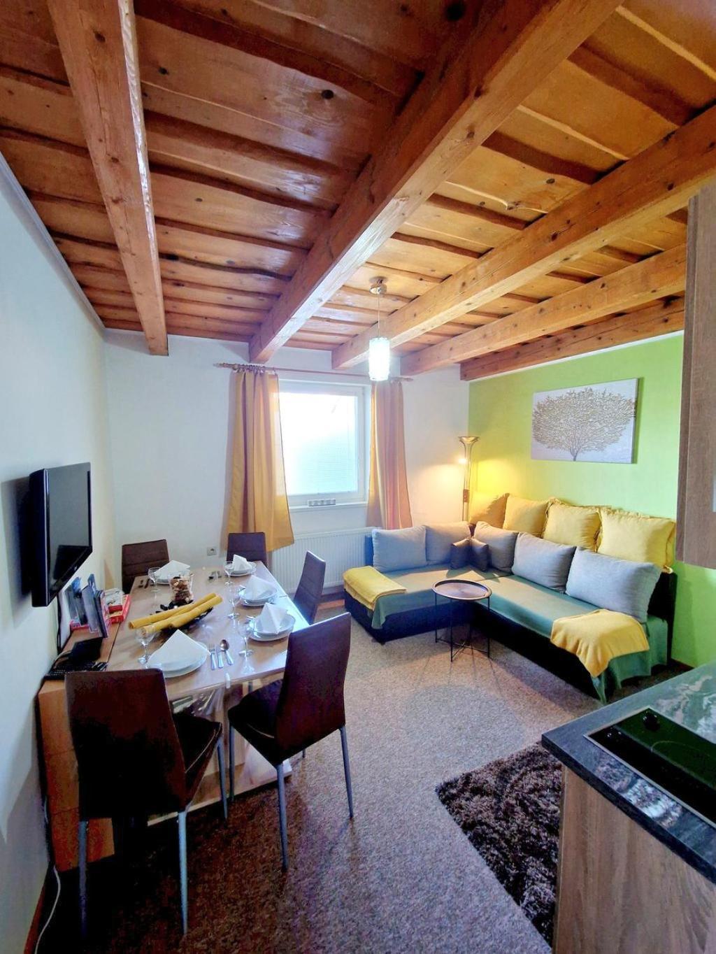 Apartman Erika - Bešeňová エクステリア 写真